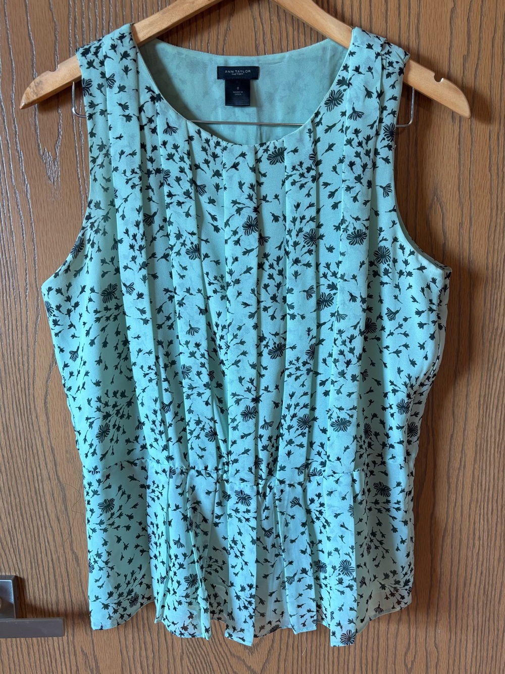Ann Taylor Mint Green Floral Pleated Sleeveless Blouse